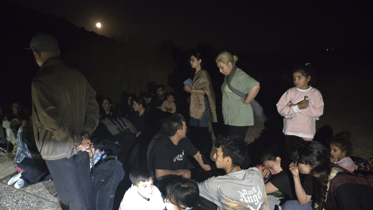 Ayvacık’ta 14’ü Çocuk 32 Kaçak Göçmen Yakalandı