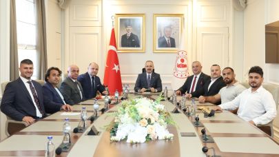 Turan'a, Türkiye’nin İlk İl İçi Yağlı Güreş Birliği'nden Ziyaret