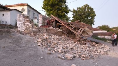 Sındırgı depreminde bilanço gün ağarınca ortaya çıktı