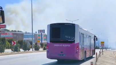 Kepez yangını Güzelyalı’ya sıçradı, tahliyeler deniz ve kara yoluyla sürüyor