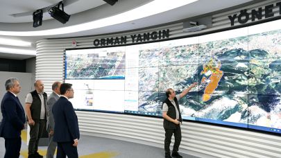 Bakan Yumaklı açıkladı; Çanakkale'de yangınla mücadele sürüyor