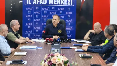 (CANLI) İçişleri Bakanı Ali Yerlikaya, Çanakkale'de devam eden orman yangınlarıyla ilgili açıklamalarda bulunuyor