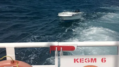 Çanakkale Boğazı'nda Başıboş Tekne Lapseki'ye Yanaştırıldı