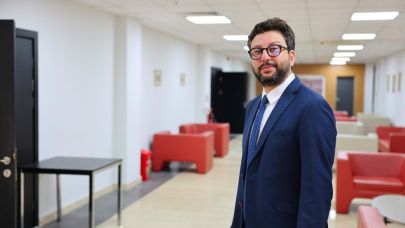 İstifa ettirildiği iddia edilen Op. Dr. Gökhan Baştürk veda etti