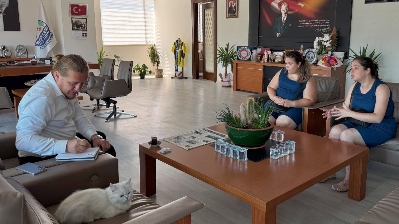 Lapsekililerden Başkan Öztürk'e ziyaret