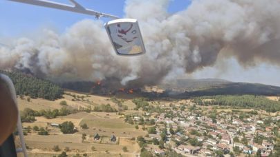 Yangına havadan ve karadan müdahale devam ediyor