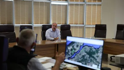 Vali Toraman, Ilgardere yangınını Yangın Yönetim Merkezi’nden takip ediyor