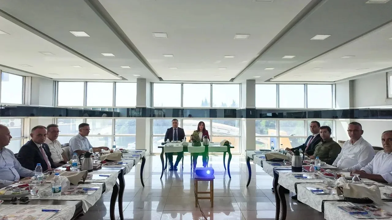 Yeni Eğitim Yılı İçin Ezine’de Stratejik Toplantı