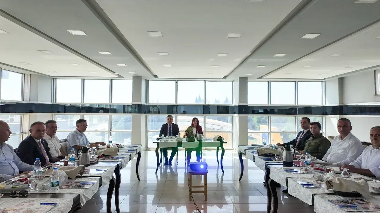 Yeni Eğitim Yılı İçin Ezine’de Stratejik Toplantı