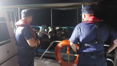 Çanakkale'de 56 kaçak göçmen ve 4 göçmen kaçakçısı yakalandı