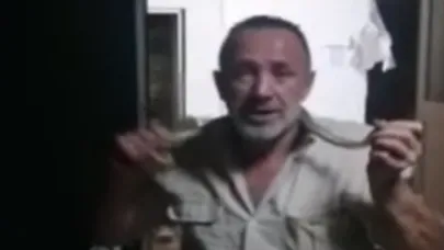 2 metrelik yılanı boynuna doladı! Kanka diye seslendi