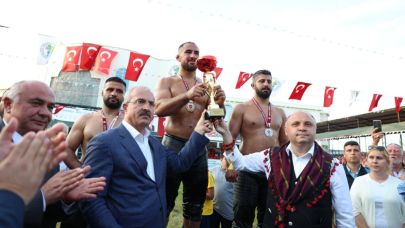 Başpehlivan Feyzullah Aktürk oldu