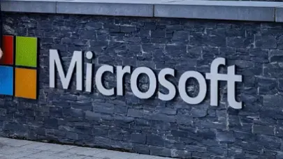 Microsoft, İsrail'i protesto eden 2 kişiyi işten çıkardı