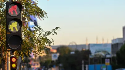 Çanakkale’de trafik ışıkları artık Truva Atı figürlü