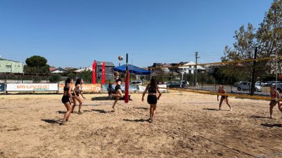 Kepez’de Plaj Voleybolu Zafer Kupası Coşkusu Başladı