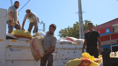 Çanakkale Belediyesi’nden yangından etkilenen Sarıcaeli Köyü’ndeki üreticilere yemlik arpa desteği