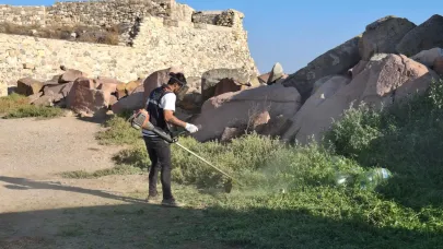 Bozcaada’da temizlik çalışmaları devam ediyor