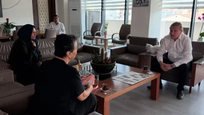 Vatandaşlar Belediye Başkanı Atilla Öztürk’ü makamında ziyaret etti