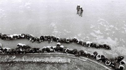 Bir sabah uyandık, netekim umutlarımız susmuştu; o sabah bu sabahtı