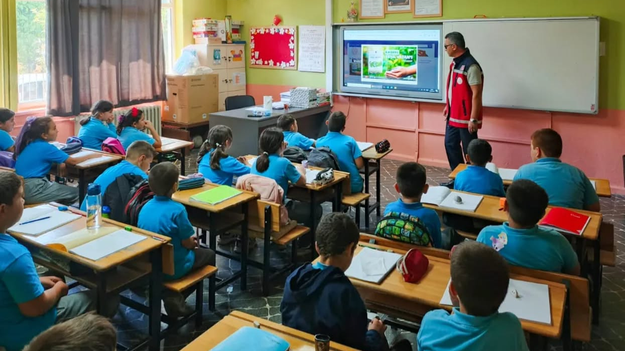 Çanakkale’de Öğrencilere Orman Sevgisi Eğitimi