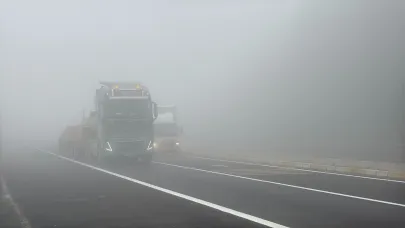 Bolu Dağı’nda sis etkili oldu, görüş 20 metreye düştü