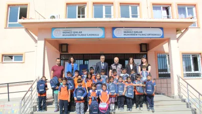 TKDK Çanakkale, öğrencilere sırt çantası dağıttı