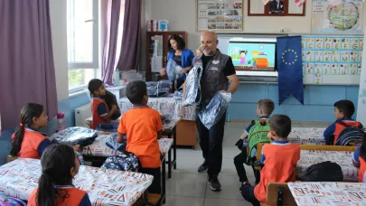 TKDK’dan Çanakkale Öğrencilerine Sırt Çantası Desteği