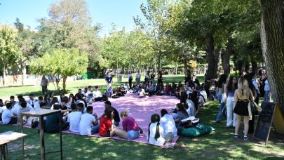Çanakkale Belediyesi, “Genç Piknik”te üniversite öğrencileriyle buluştu