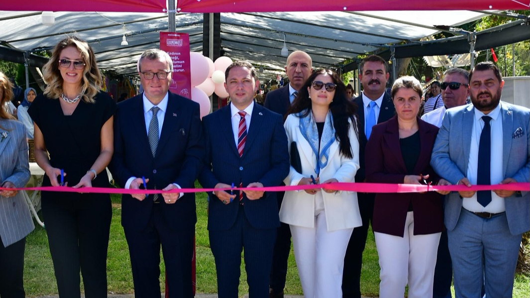 Biga Kaymakamı Kayabaşı Hanımeli El İşi Fuarı’nda