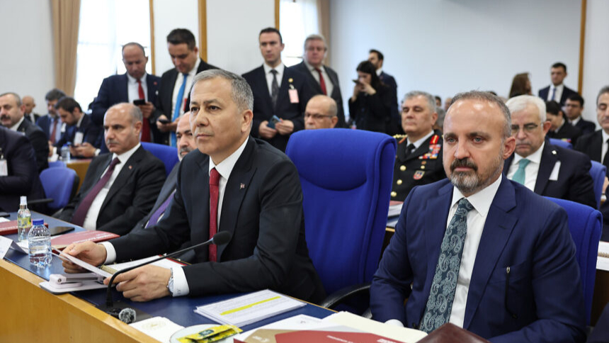 İçişleri Bakanlığı'nda Büyük Kriz: Bakan Yardımcısı Turan, Bakan Yerlikaya'yı Cumhurbaşkanı'na Şikayet Etti