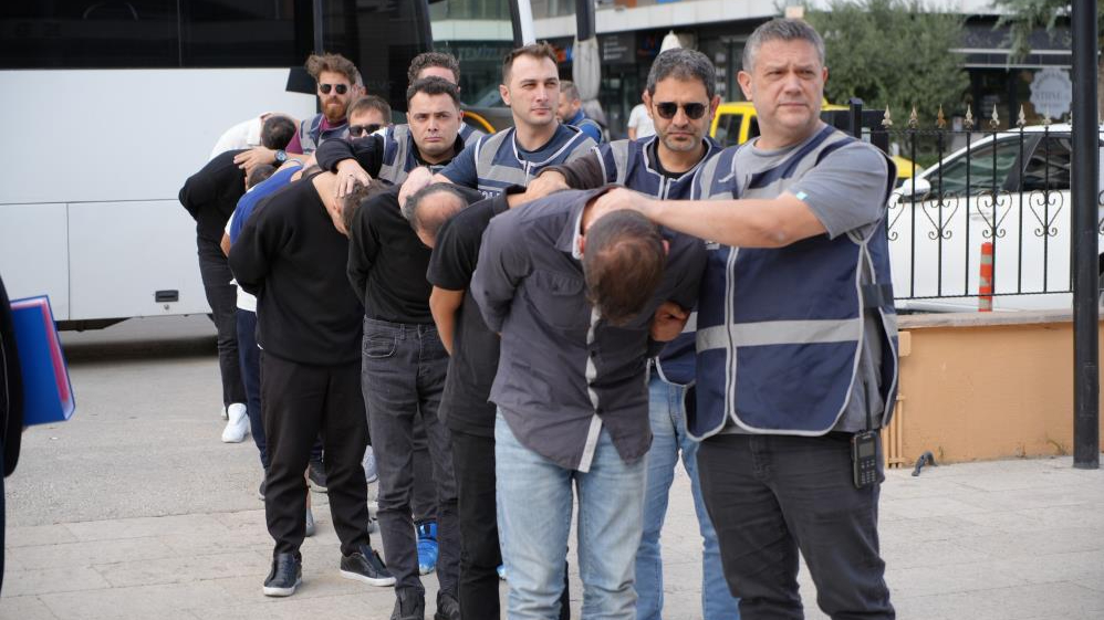 Şehit ailesini dolandıran 11 şüpheliden 10’u tutuklandı