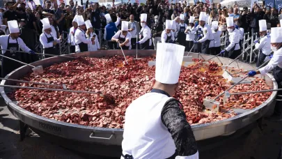 Afyonkarahisar’da Dev Sucuklu Yumurta ile Rekor Kırıldı
