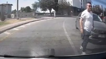 Çanakkale’de Yol Verme Kavgası Araç Kamerasına Yansıdı
