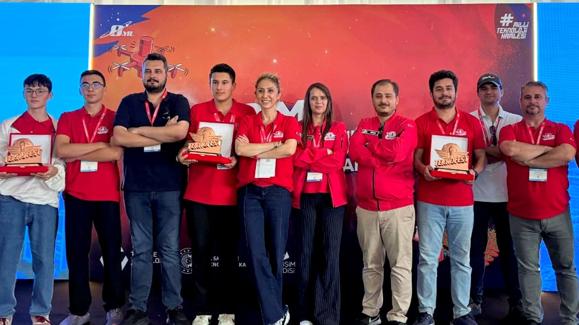 ÇOMÜ AgriDetect Takımı TEKNOFEST’ten Çifte Ödül