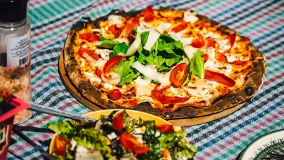 Sapanca’da Salaş Ama Temiz Bir Pizza Durağı: Aile İşletmesinde İtalyan Lezzeti