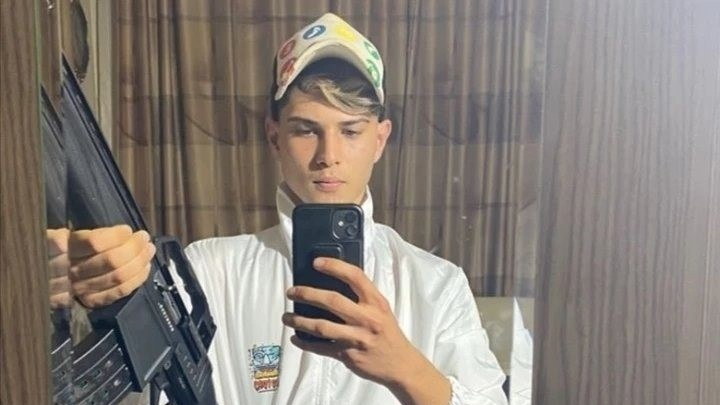Ava gitmesini istemeyen annesini av tüfeğiyle öldürdü