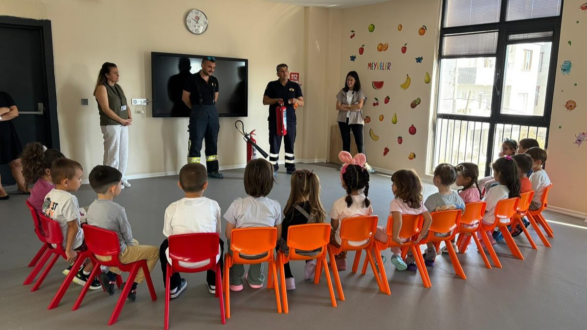 Ayvacık’ta Minik Öğrencilere Yangın Tatbikatı