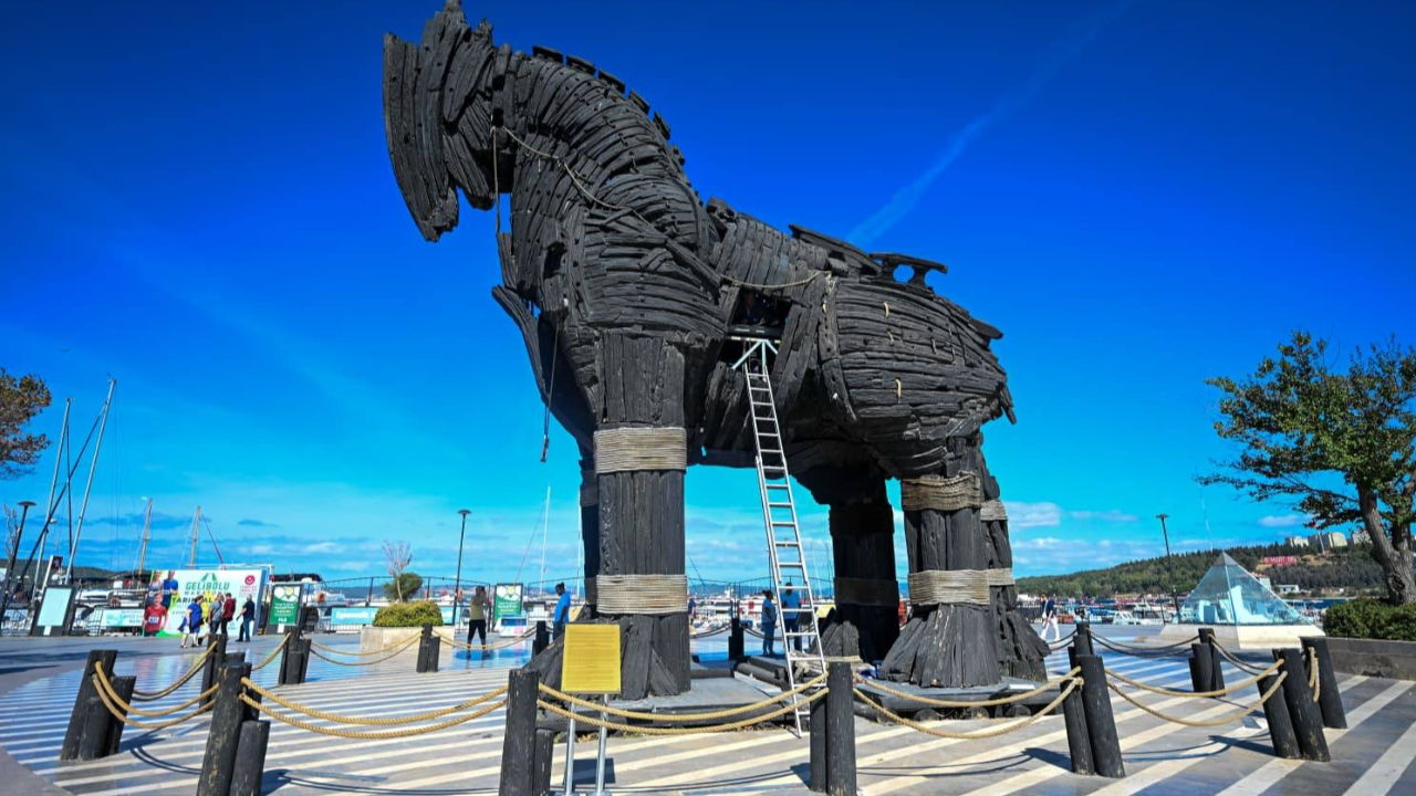 Çanakkale’nin Simgesi Truva Atı&#039;nda bakım çalışması