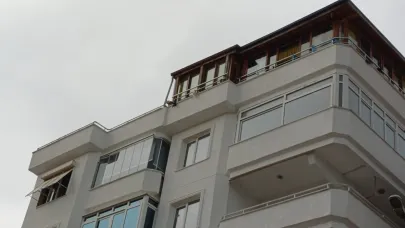 Sanatçı Güllü Evinin Terasından Düşerek Öldü