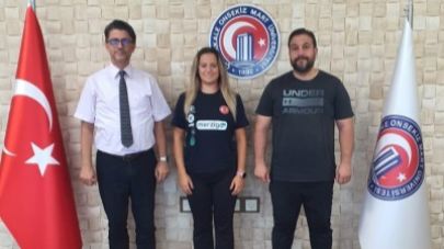 ÇOMÜ’lü Ece Demir’den Tarihi Başarı: 20 Bridges Swim