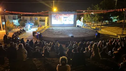 Gökçeada’da Film Gecesi: “Kelebeklerin Uyuduğu Yerdeyim” İzleyiciyle Buluştu