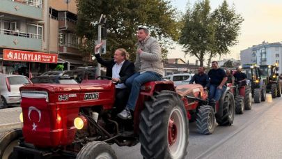 Lapseki'de traktörlü kortej