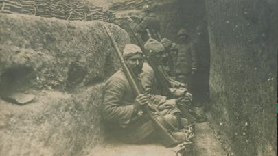 Çanakkale’de askerler düşmanla burun buruna siper kazdı