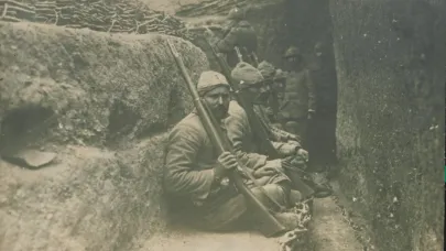 Çanakkale’de askerler düşmanla burun buruna siper kazdı