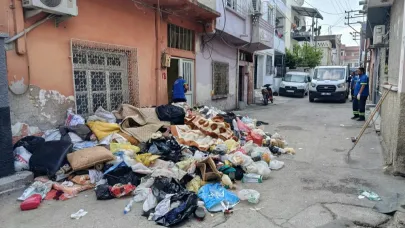 Çöp evden 2 kamyonet atık çıktı
