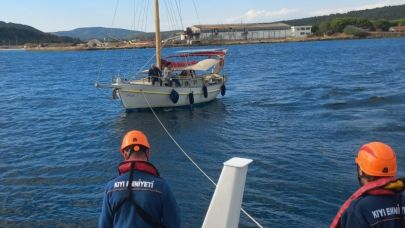 Çanakkale Boğazı’nda Arızalanan Tekne Yedeklendi