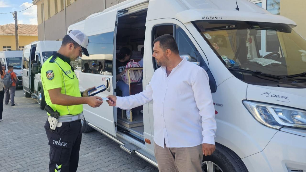 Ayvacık’ta Okul Servis Araçlarına Sıkı Denetim