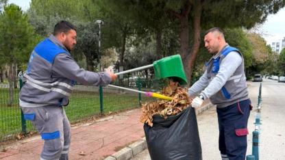 Belediye temizliyor, çöp yığılıyor