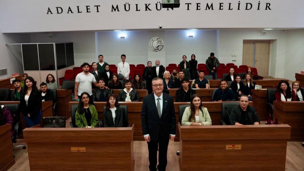Biga Belediye Başkanı Şen’den Ziraat Öğrencilerine Destek