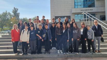Biga Hamdibey Ortaokulu öğrencilerinden TBMM'ye ziyaret